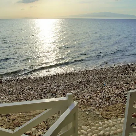 Holiday home Pebbles Beach House